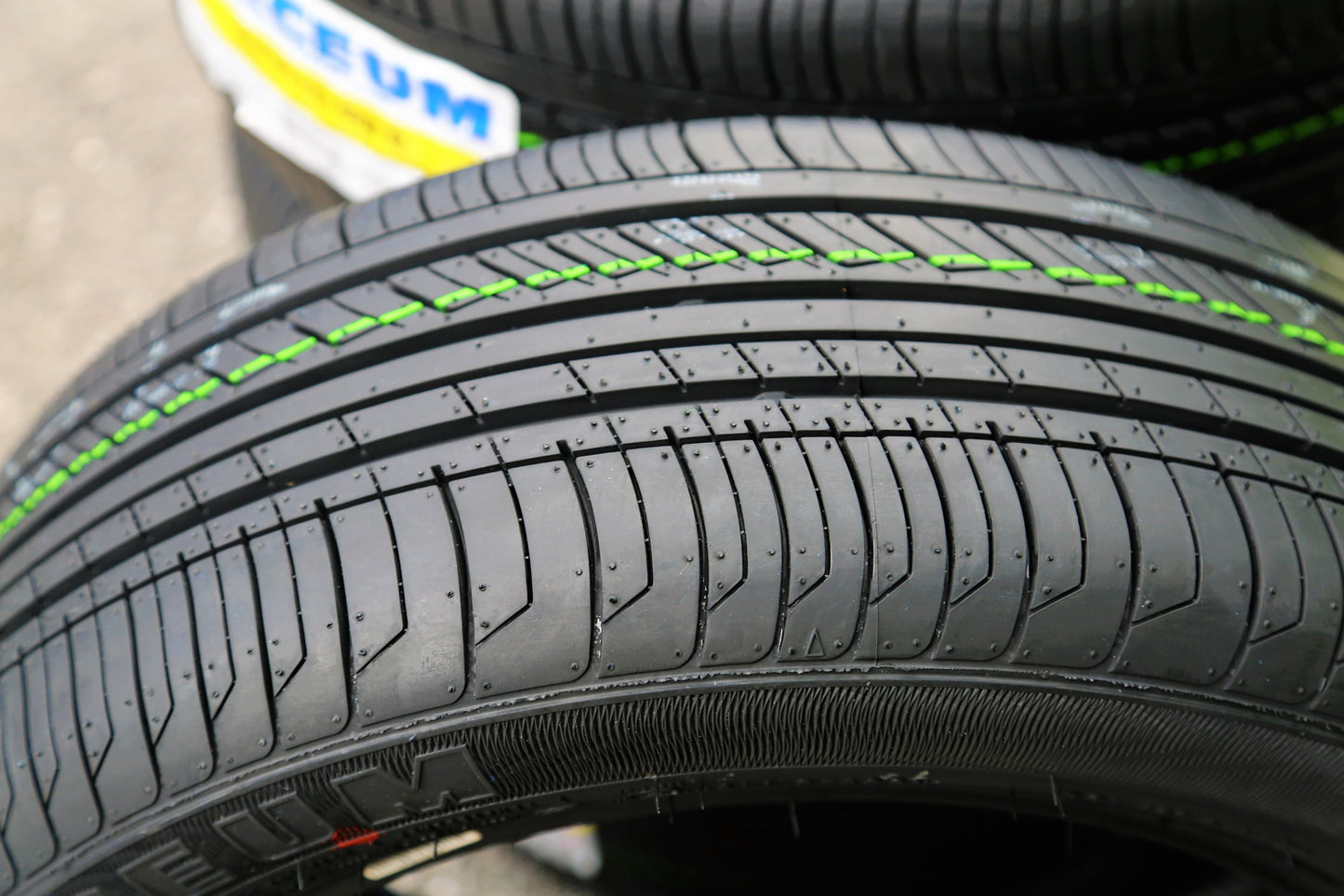 Set of 4 (FOUR) Forceum Ecosa 195/60R16 89V A/S All Season Tires Fits: 2008-14 Scion xD Base